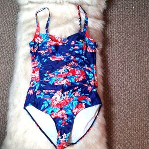 NWT 1 piece bathing suit floral sz medium